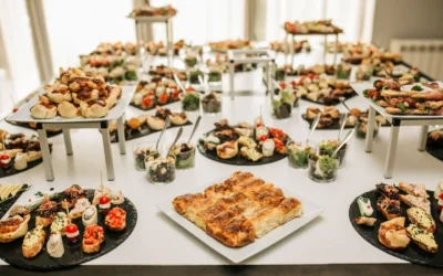 Catering okolicznościowy a różnorodność dań – co warto uwzględnić w menu?